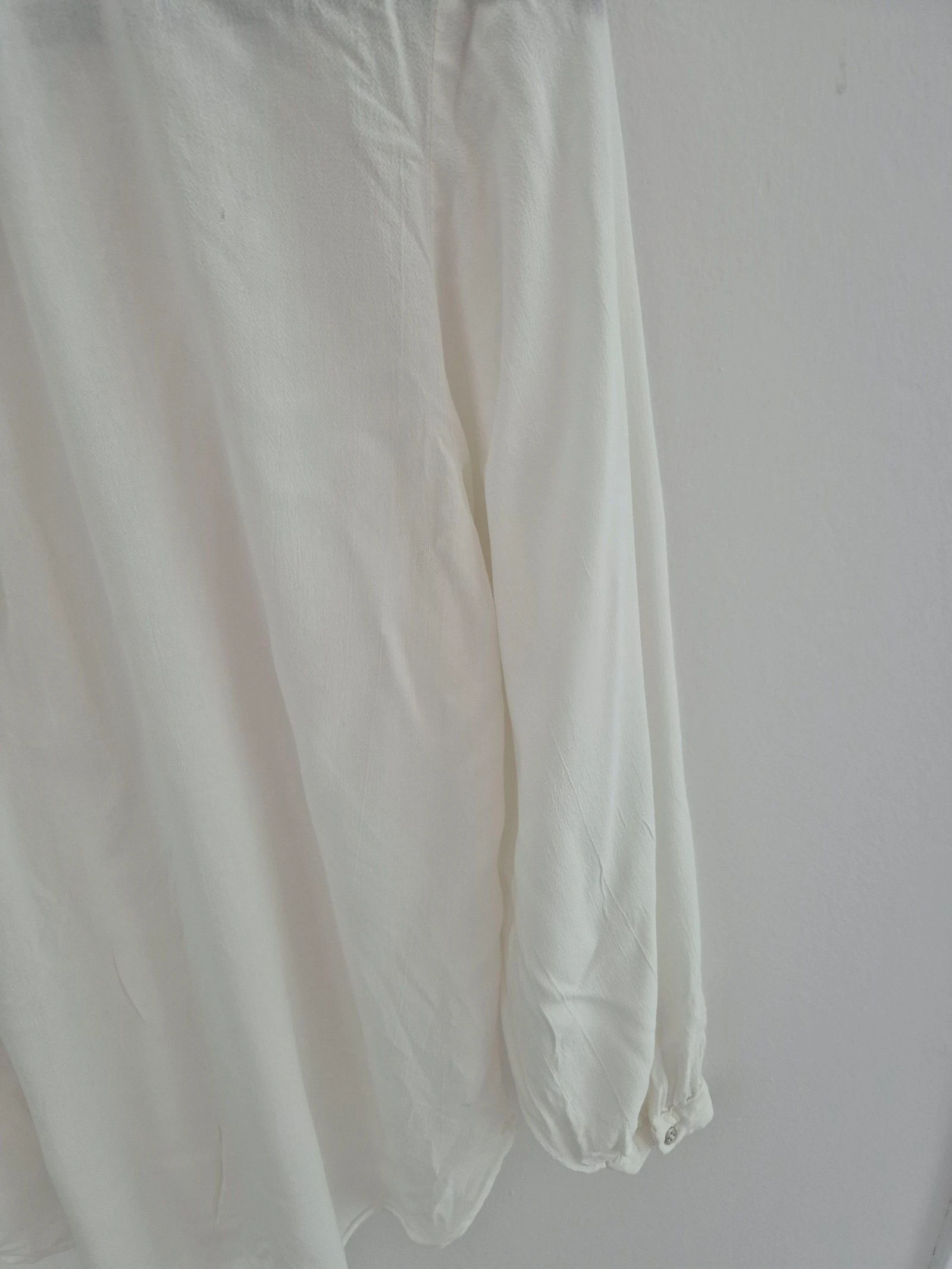 ​H&M Luchtige Off-White Blouse met Ruches & V-Hals – Maat XS (34) – photo 9